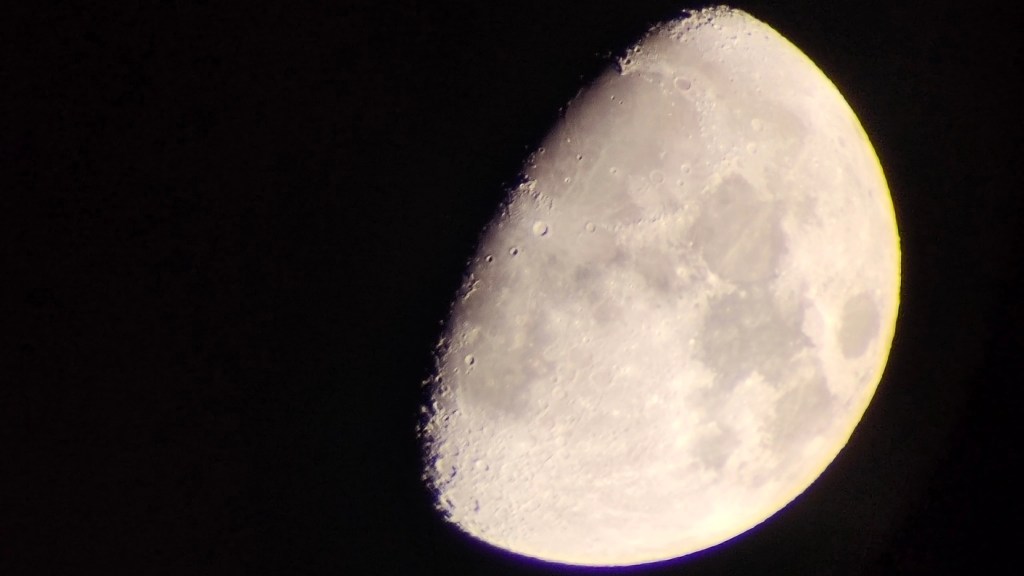 Moon Observation with a Budget Spotting&nbsp;Scope
